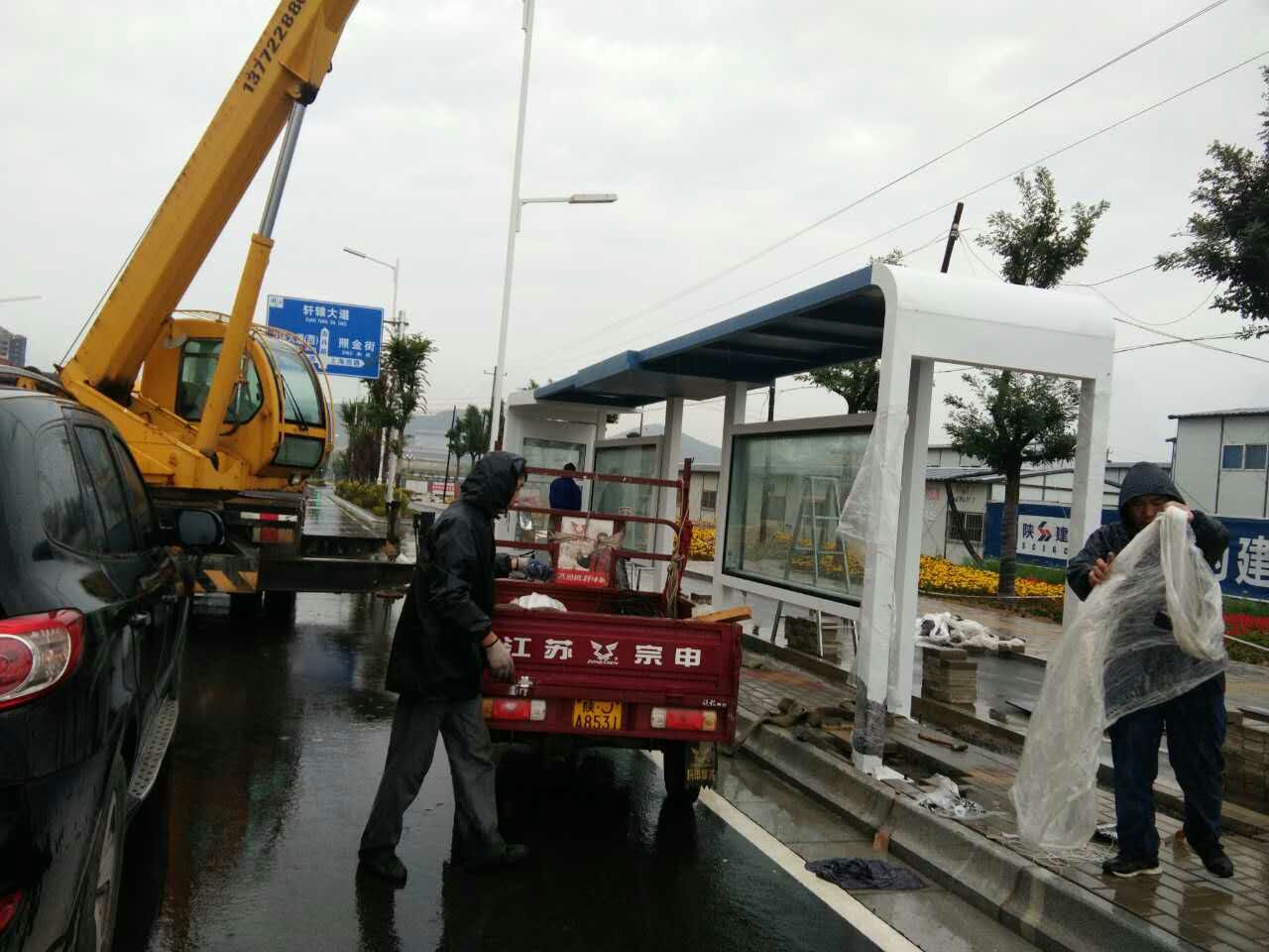 陜西延安公交候車亭發貨