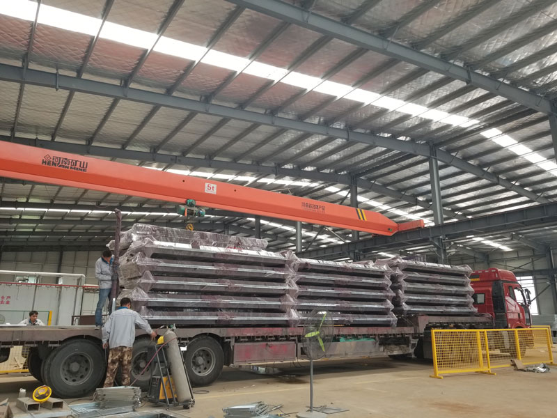 榮大候車(chē)亭發(fā)往江蘇公交候車(chē)亭發(fā)貨案例