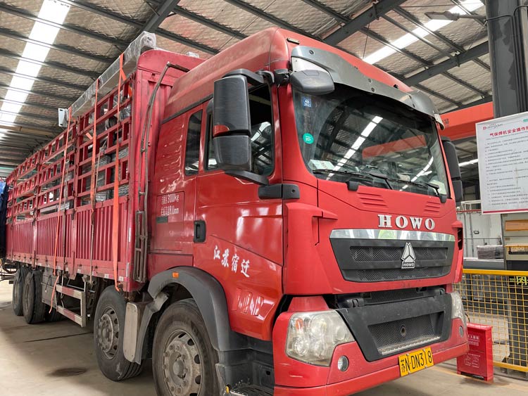 榮大供應鹽城現代公交候車亭第八批發貨