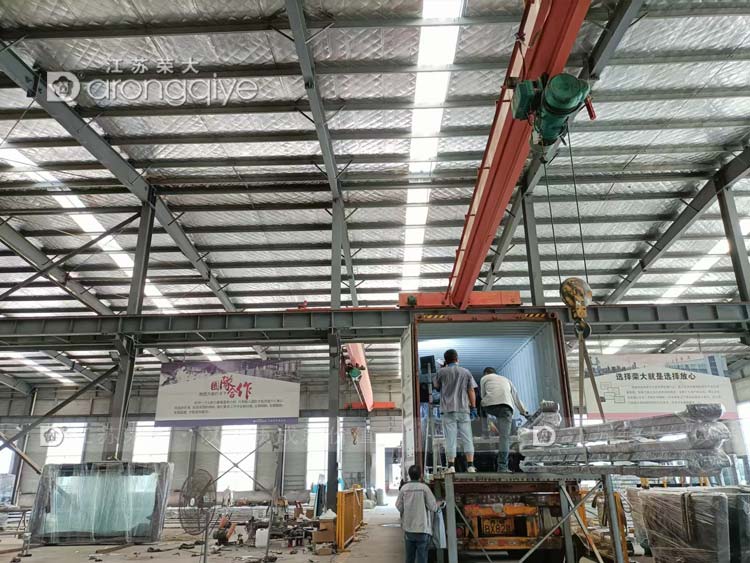 公交候車亭成功發往德國